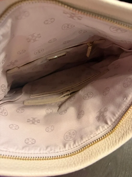 Tory Burch beige crossbody - Picture 6 of 8